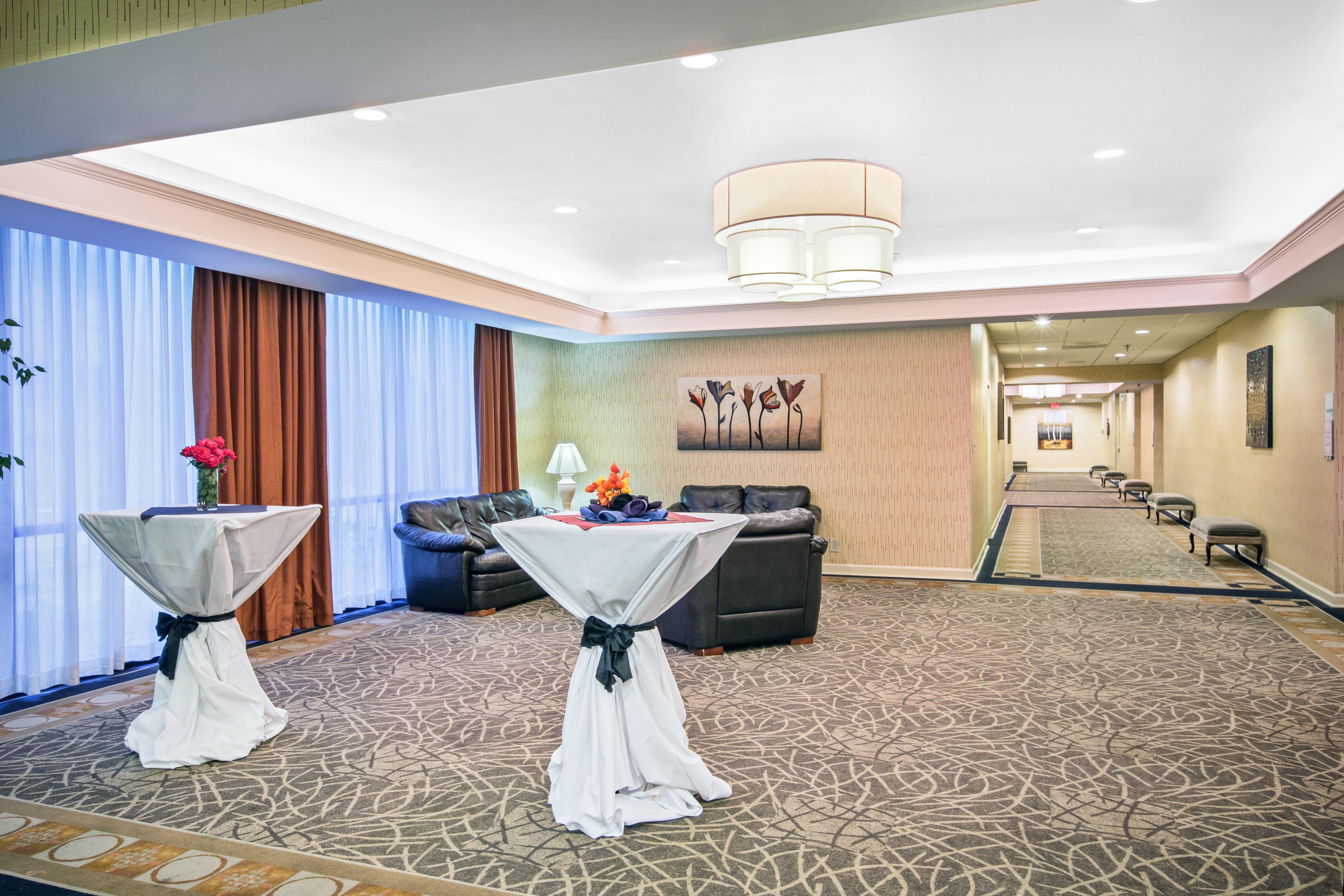 Holiday Inn Roanoke - Tanglewood Route 419 & I 581 By Ihg מראה חיצוני תמונה